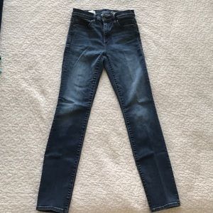 Gap 1969 Resolution Slim Straight Medium Wash